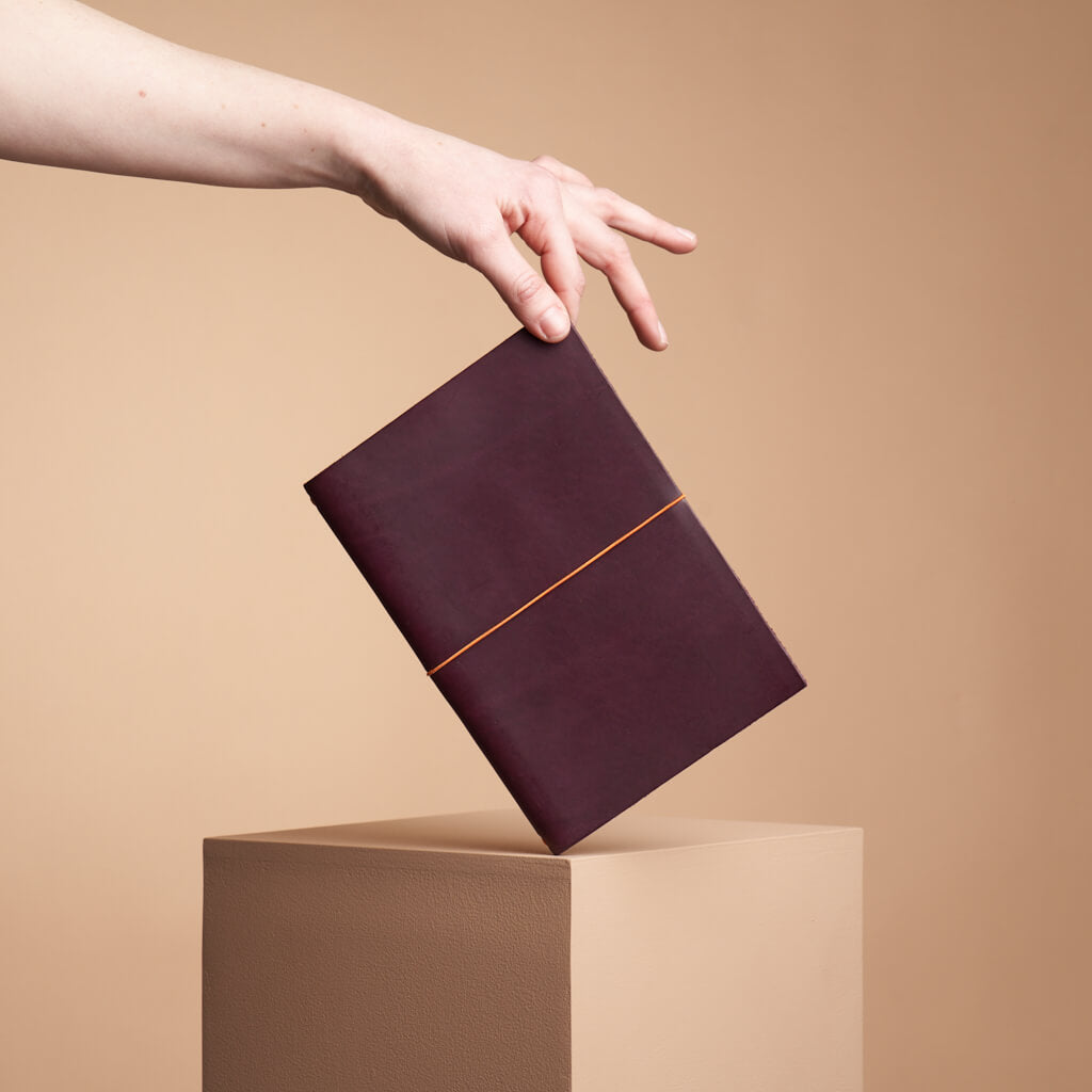 The Grand Voyageur: Premium Leather Journal for Travellers – paper republic