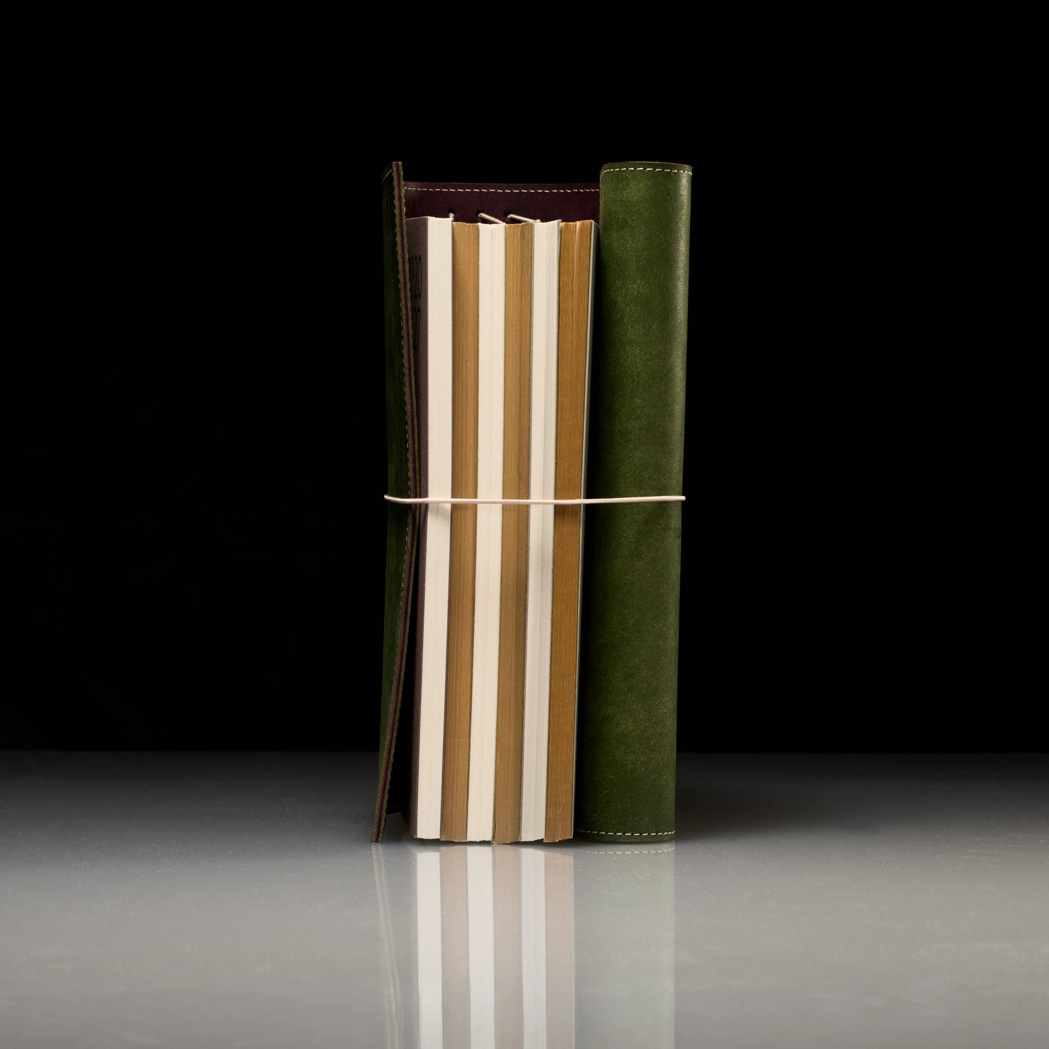 le trifold Dúchas edition | special edition leather journal