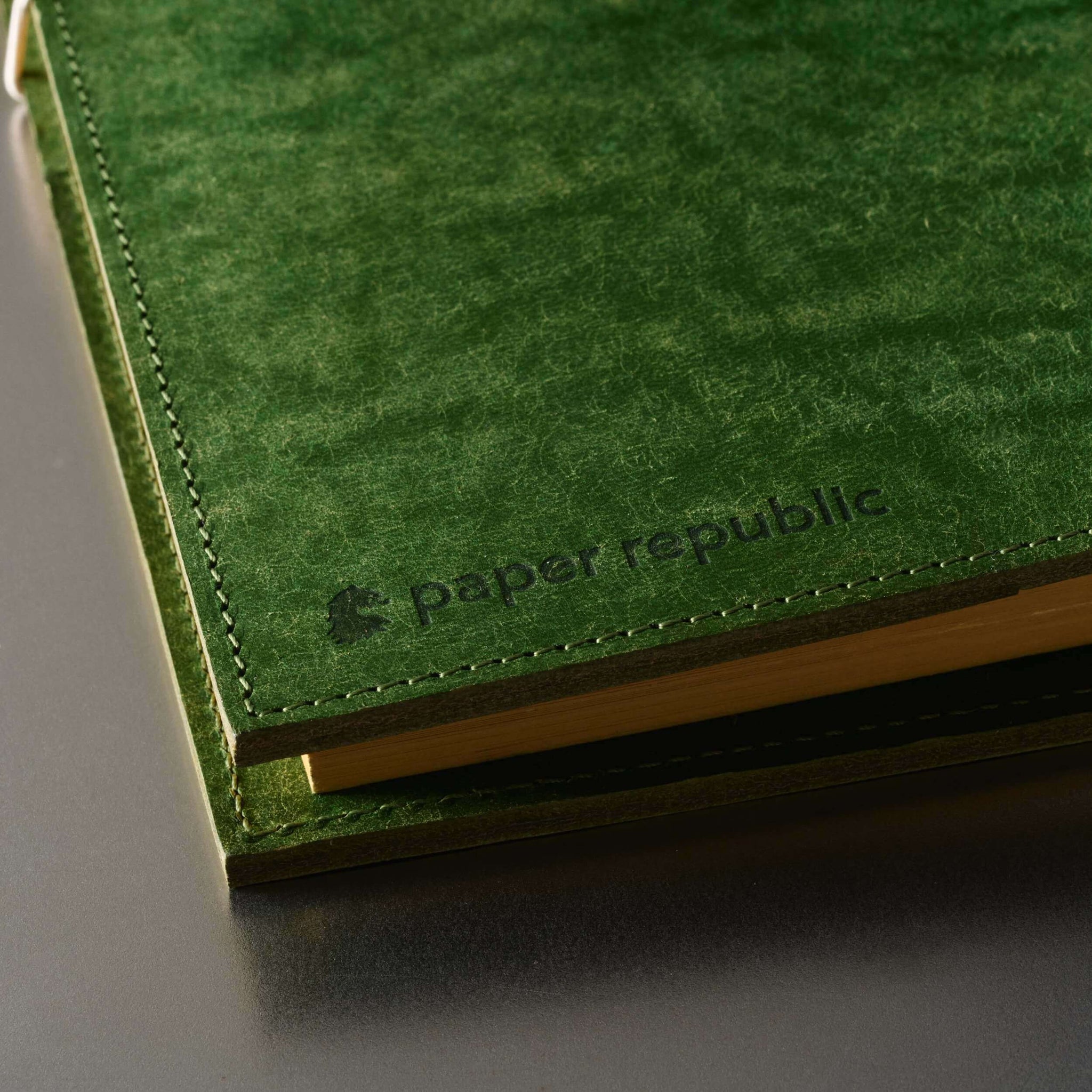 le portfolio Dúchas edition | special edition leather portfolio