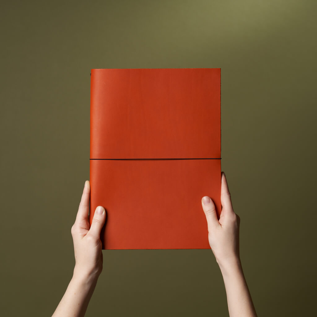 The Grand Voyageur: Premium Leather Journal for Travellers – paper republic