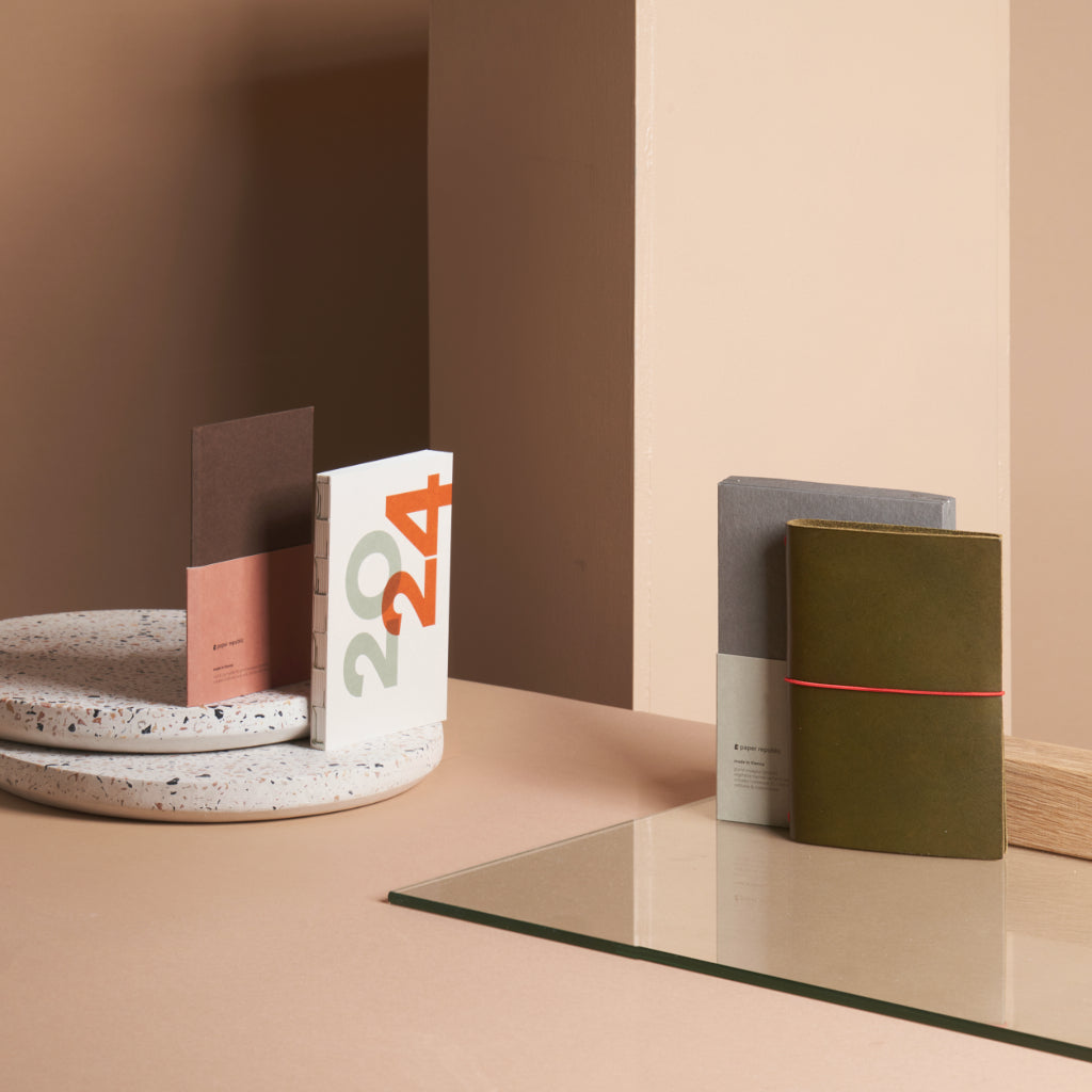 [pocket] / olive green / week & notes | [pocket] / vert olive / semaine & notes | [pocket] / olivgrün / Woche & Notizen