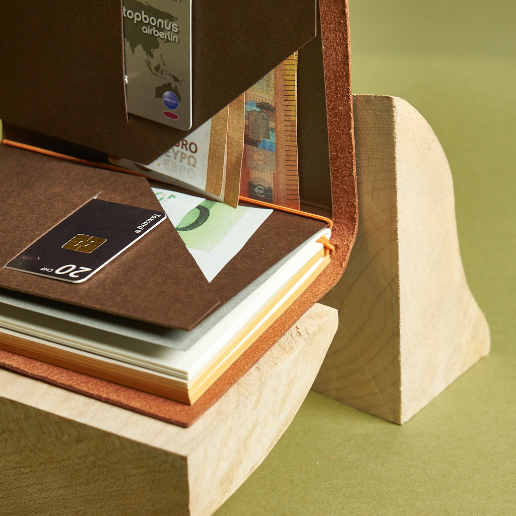 Paper Republic Card & Cash Holder A4 Paper Republic Card & Cash Holder A4