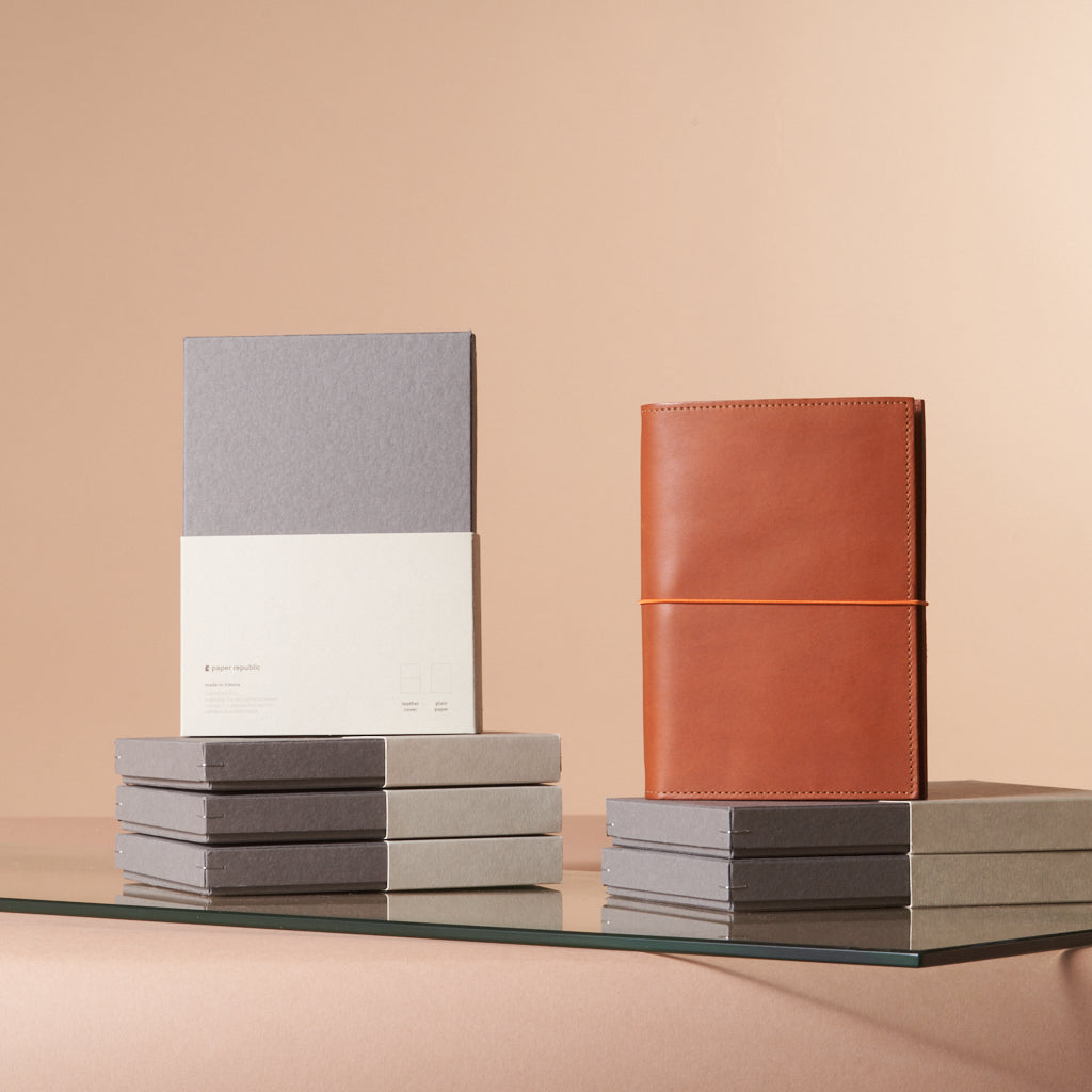 le portfolio  leather portfolio – paper republic